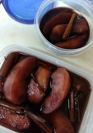 リンゴを赤ワインで煮たもの-レシピのメイン写真
