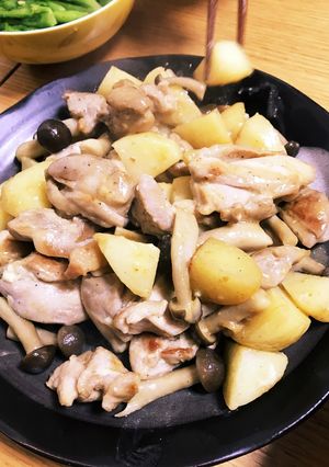 【しめじ】とりマヨ炒め【じゃがいも】-レシピのメイン写真