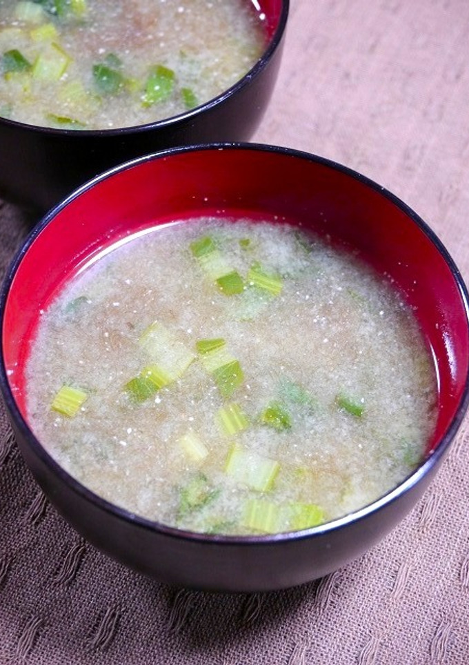 簡単！小松菜の味噌汁(とろろこんぶ)-レシピのメイン写真