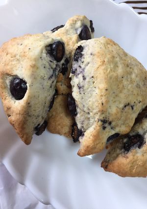 クリームチーズ入ブルーベリースコーン-レシピのメイン写真