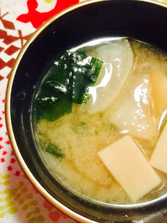 大根と高野豆腐でお味噌汁-レシピのメイン写真