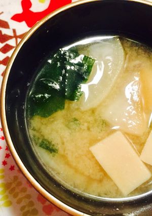 大根と高野豆腐でお味噌汁-レシピのメイン写真
