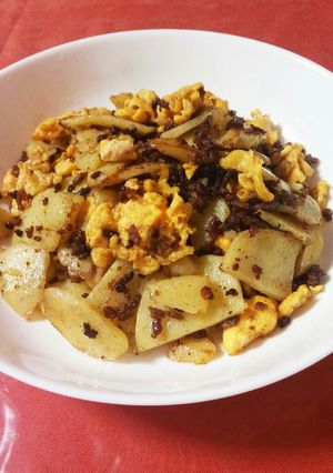 簡単じゃがいもと挽き肉の玉子炒め-レシピのメイン写真