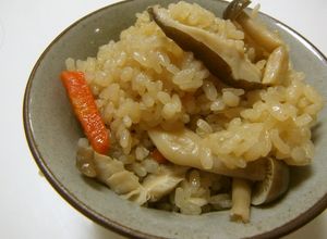 炊き込みごはん（しめじ、しいたけ、人参）-レシピのメイン写真