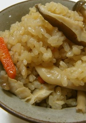 炊き込みごはん（しめじ、しいたけ、人参）-レシピのメイン写真