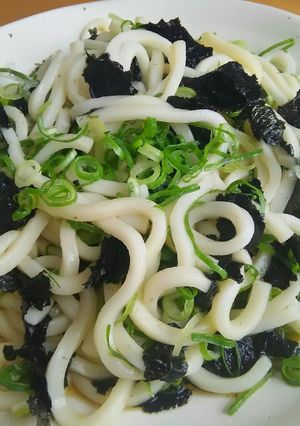 お昼にパパっと☆ごま油香るのりねぎうどん-レシピのメイン写真