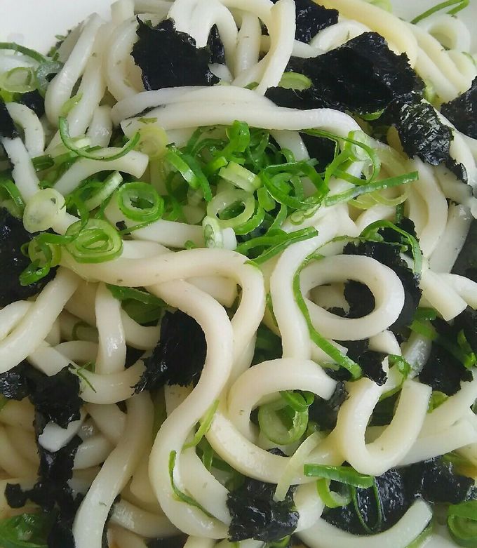お昼にパパっと☆ごま油香るのりねぎうどん-レシピのメイン写真