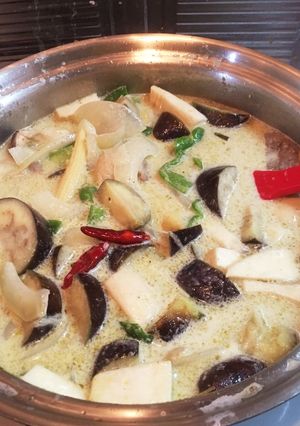 煮込むだけ！グリーンカレー-レシピのメイン写真