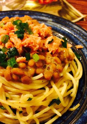 簡単!納豆と鮭の彩り和風パスタ-レシピのメイン写真