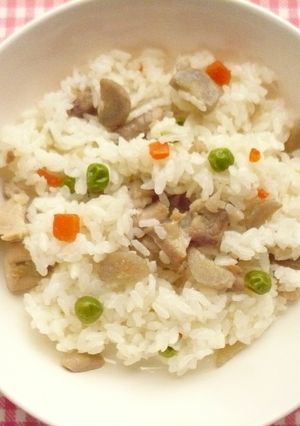 鶏肉とごぼうのピラフ・保育園給食-レシピのメイン写真