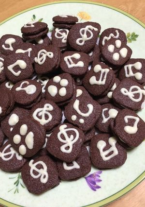 簡単♪ココアクッキーホワイトチョコサンド-レシピのメイン写真