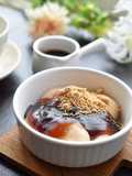 大豆団子の黒みつあんかけ