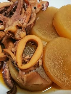 冬の定番おかず◎味染みいかと大根の煮物◎-レシピのメイン写真