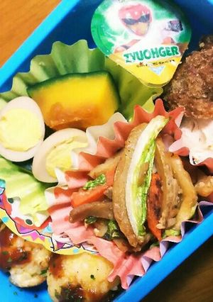 チビ弁当*焼きおにぎりたこ焼き風弁当-レシピのメイン写真