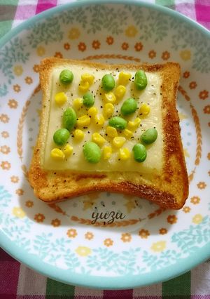 ピリッ♪枝豆とコーンのマヨチーズトースト-レシピのメイン写真