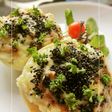 胡麻とソースで ポテサラトースト。