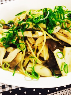 簡単松茸お吸い物で和風きのこスープパスタ-レシピのメイン写真