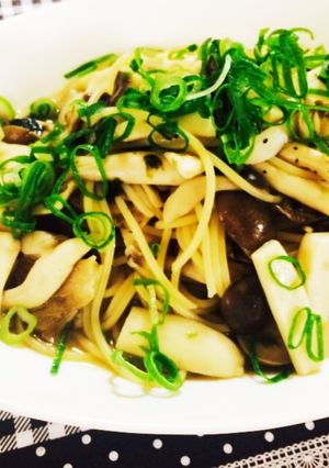 簡単松茸お吸い物で和風きのこスープパスタ-レシピのメイン写真