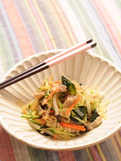 きび酢使用!豚肉と野菜の辛し和え-レシピのメイン写真