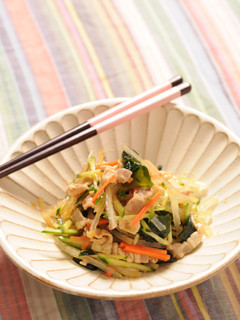 きび酢使用!豚肉と野菜の辛し和え-レシピのメイン写真
