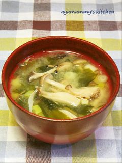 きのことわかめのお味噌汁♪-レシピのメイン写真