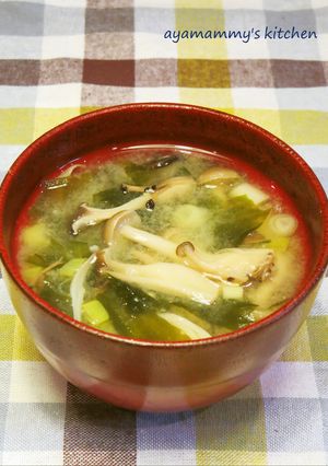 きのことわかめのお味噌汁♪-レシピのメイン写真