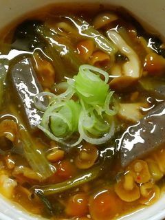 簡単ヘルシー!なめこと蒟蒻 小松菜の煮物-レシピのメイン写真