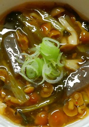 簡単ヘルシー！なめこと蒟蒻 小松菜の煮物-レシピのメイン写真