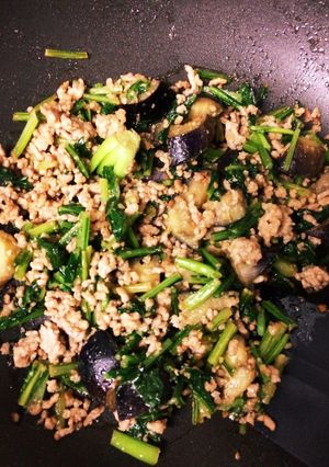 蕪の葉と茄子の肉胡麻味噌炒め♡-レシピのメイン写真