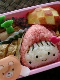 簡単★赤ずきんちゃんのデコおにぎり-レシピのメイン写真