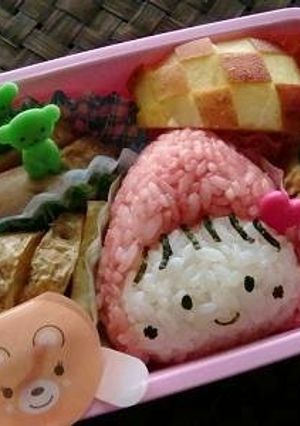簡単★赤ずきんちゃんのデコおにぎり-レシピのメイン写真