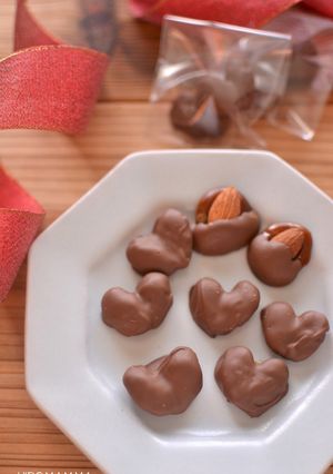 バレンタインにハートのアーモンドチョコ♡-レシピのメイン写真