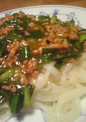 ニラたっぷり♪ジャージャー麺風-レシピのメイン写真