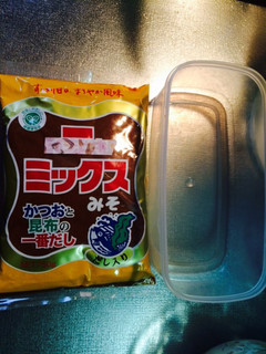 裏ワザ。袋入り味噌のキレイな取り出し方-レシピのメイン写真