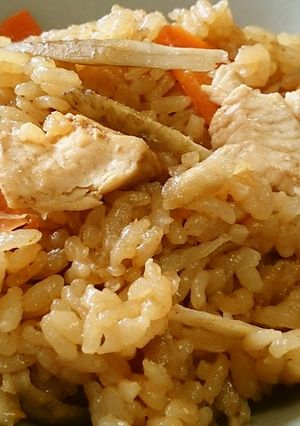 鶏肉とごぼうの中華風炊き込みご飯♪-レシピのメイン写真
