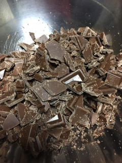 板チョコを簡単に細かくする方法☆-レシピのメイン写真