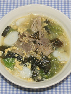 簡単☆乾燥わかめで韓国風牛肉レタススープ-レシピのメイン写真
