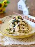 ゆで鶏と海藻の玉ねぎ和風サラダ