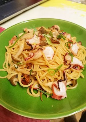 タコとしめじのペペロンチーノ-レシピのメイン写真