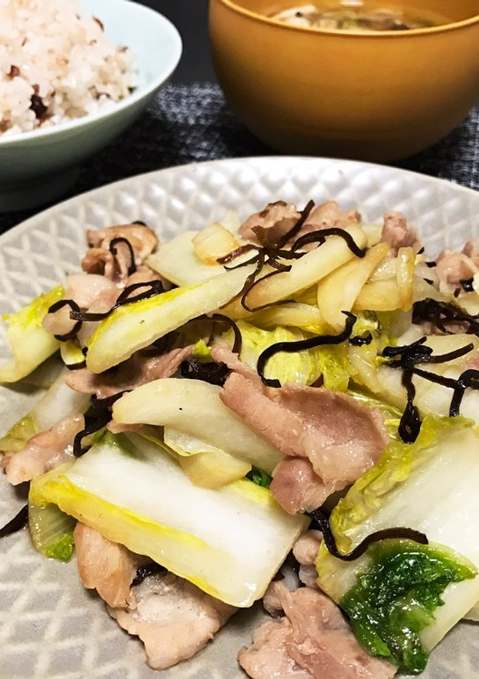 簡単★旬の白菜と豚肉の塩こんぶ炒め-レシピのメイン写真