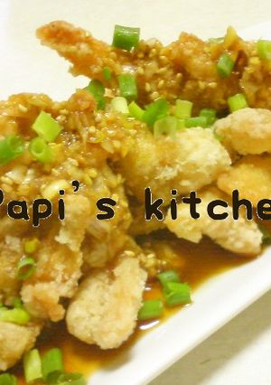 カリカリ(ゝω<*)鶏皮のニンニクソース-レシピのメイン写真