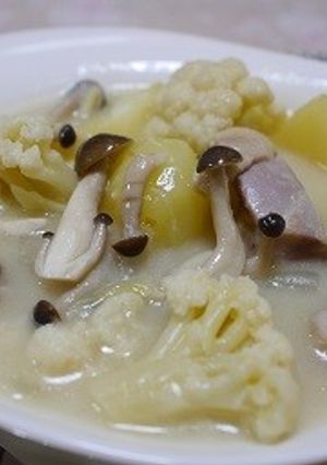 カリフラワーとチキンのホワイトシチュー-レシピのメイン写真