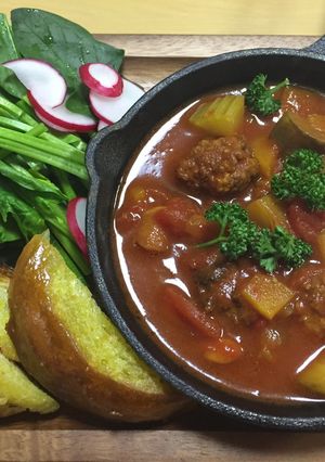 スペイン料理の肉団子煮とパン耳添え-レシピのメイン写真