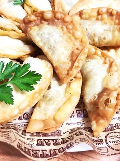 餃子の皮で包み揚げ2種(アボカド・納豆)-レシピのメイン写真