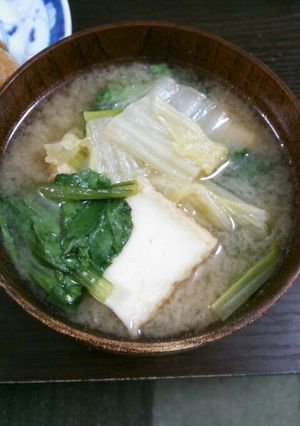 白菜と小松菜と絹揚げのお味噌汁-レシピのメイン写真