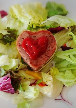 ミートローフのバレンタインサラダ-レシピのメイン写真