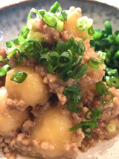 味噌仕立て 新ジャガのそぼろ餡煮-レシピのメイン写真