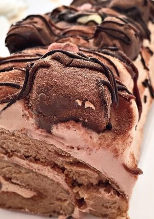 バレンタイン♥生チョコ入りロールケーキ-レシピのメイン写真