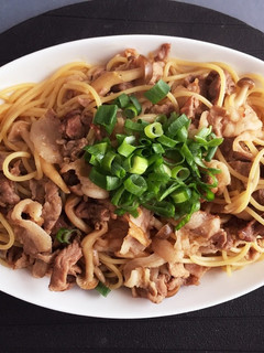 簡単!男飯!しめじの和風豚生姜焼きパスタ-レシピのメイン写真