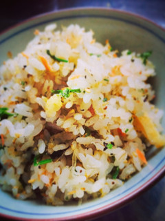 パセリが決め手!鮭の彩り和風チャーハン-レシピのメイン写真